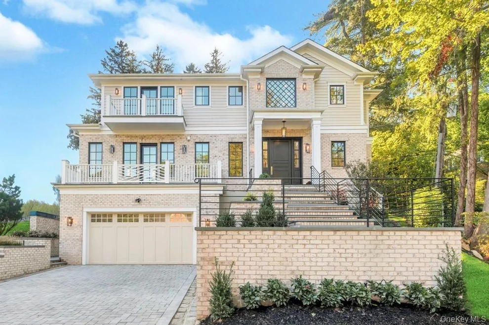 Unit for sale at 112 Chapel Road, North Hempstead, NY 11030