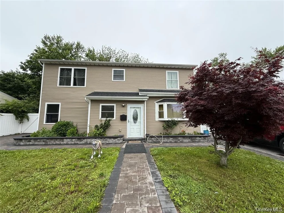 Unit for sale at 803 Bayview Avenue, Babylon, NY 11701