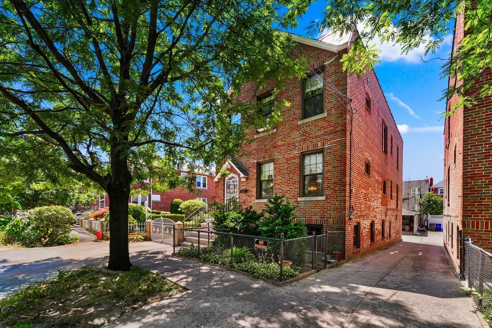 Unit for sale at 1725 Paulding Avenue, New York, NY 10462