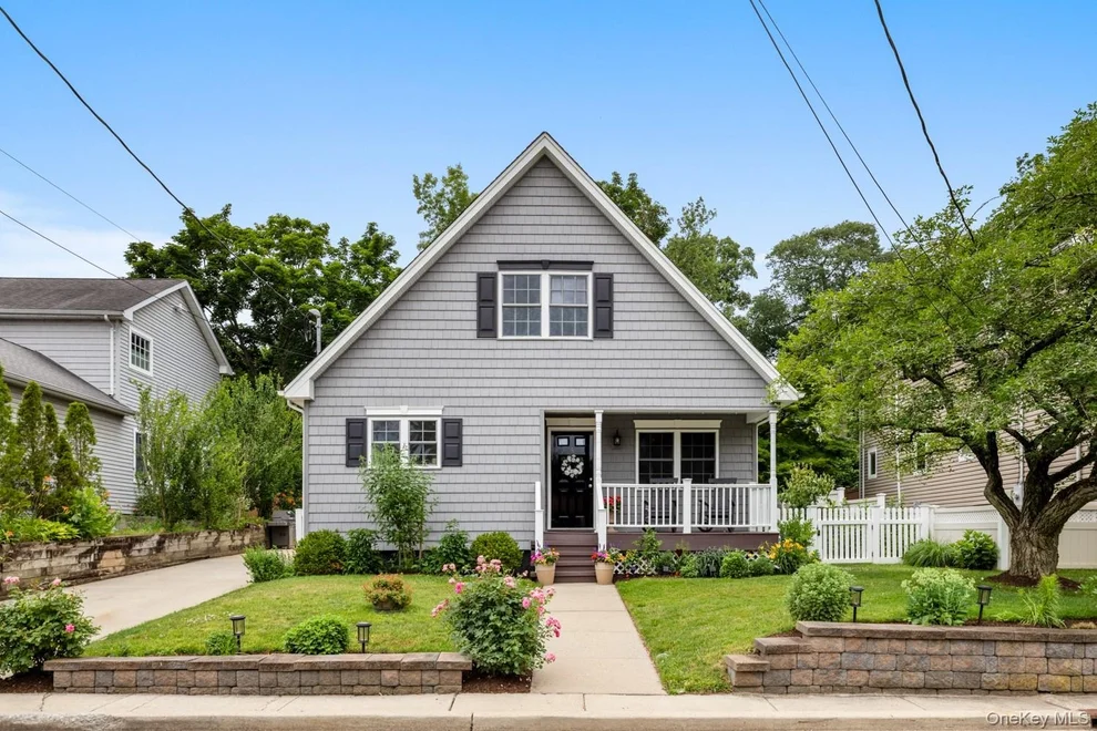 Unit for sale at 5 Glenmore Avenue, Oyster Bay, NY 11547