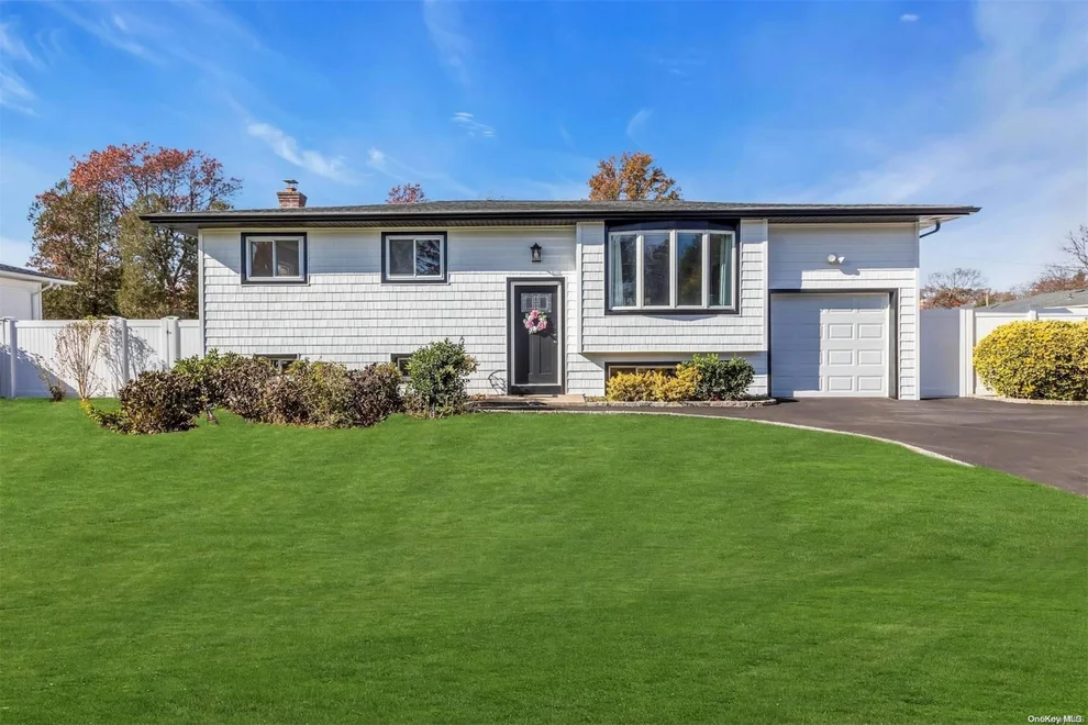 Unit for sale at 54 Wicks Path, Smithtown, NY 11725