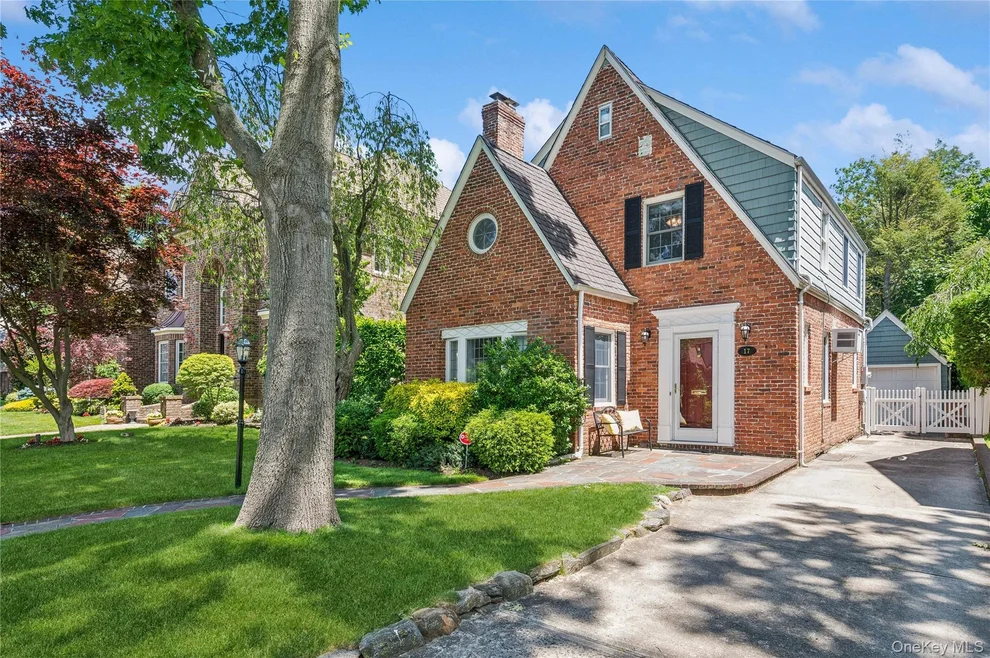 Unit for sale at 17 Kensington Road, Hempstead, NY 11530