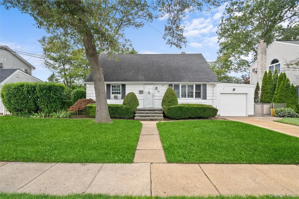 Unit for sale at 94 Charles Avenue, Oyster Bay, NY 11762