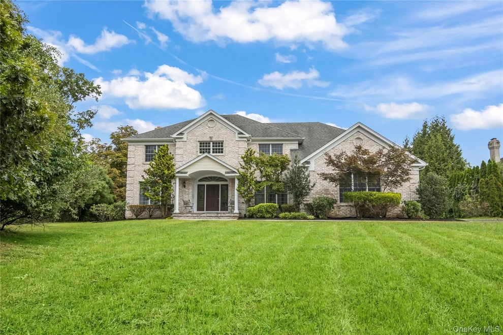 Unit for sale at 10 Rolling Meadow Lane, Smithtown, NY 11768
