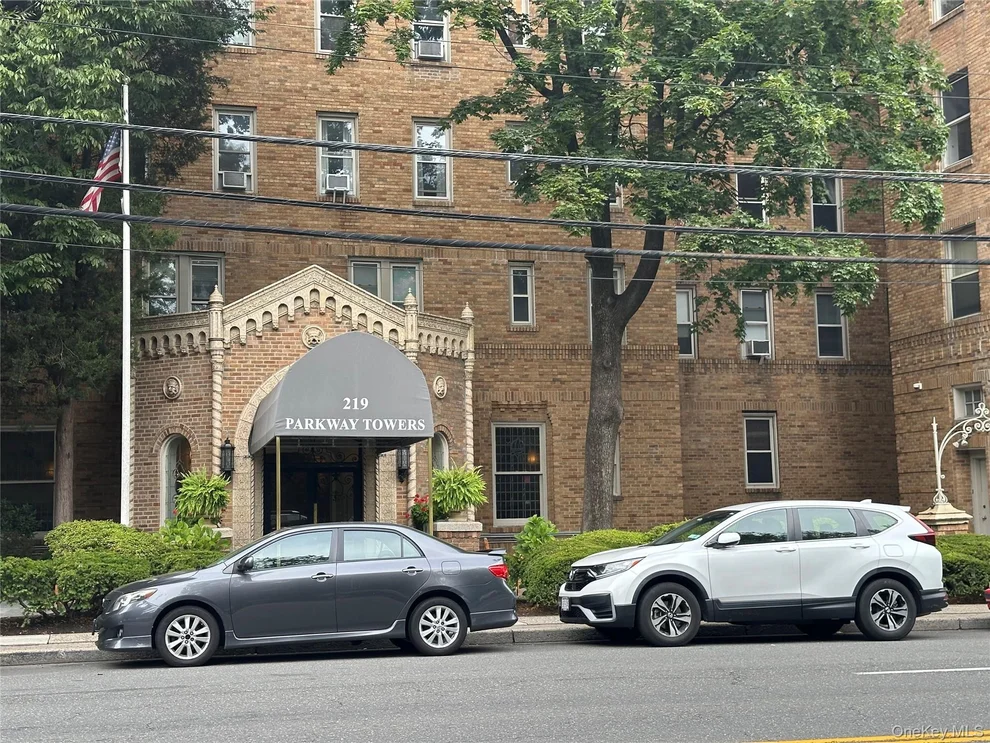 Unit for sale at 219 Bronx River Road, Yonkers, NY 10704