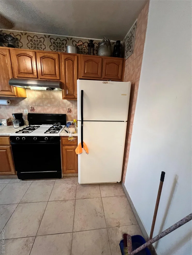 Unit for sale at 829 Southern Boulevard, New York, NY 10459