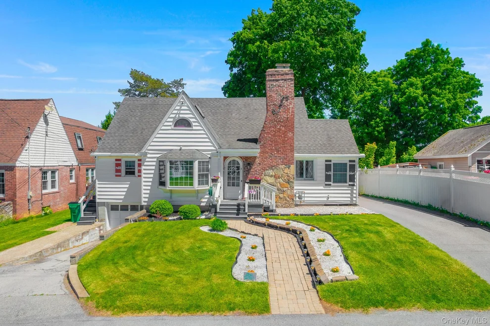 Unit for sale at 4 Crestwood Boulevard, Poughkeepsie (Town), NY 12603