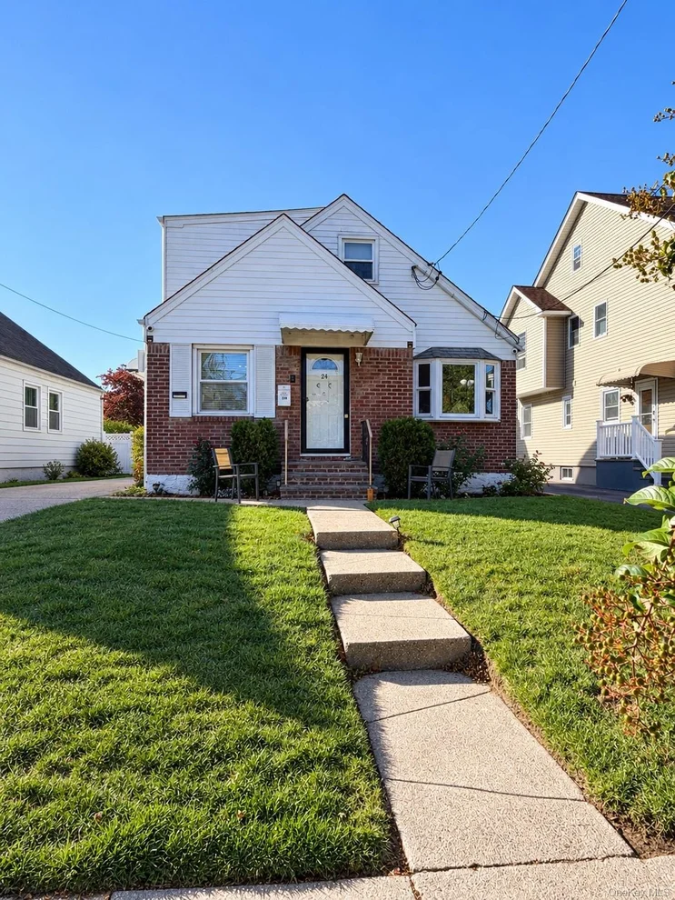 Unit for sale at 24 N Montgomery Street, Hempstead, NY 11580