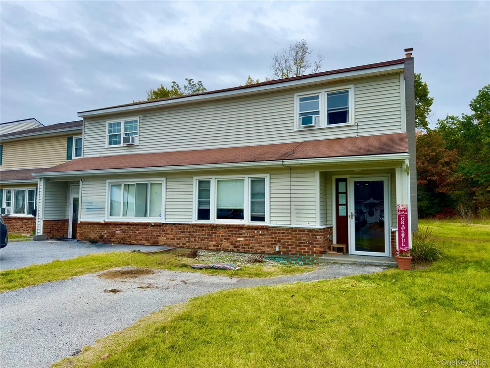 Unit for sale at 2 Coll Hollow Road, Poughkeepsie (Town), NY 12601