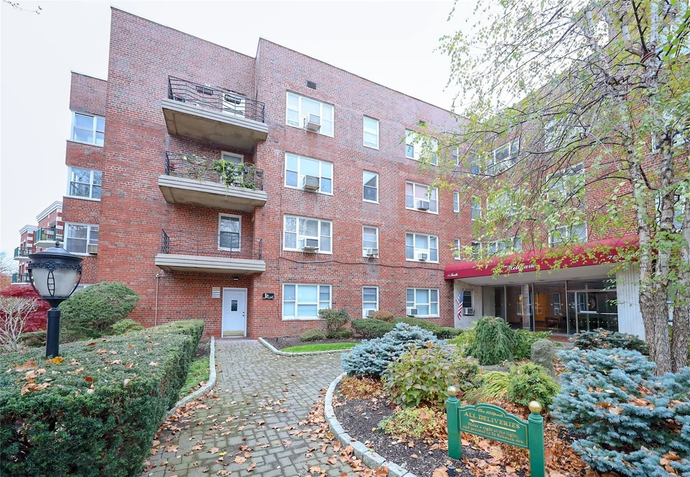 Unit for sale at 75 S Middle Neck Road, North Hempstead, NY 11021