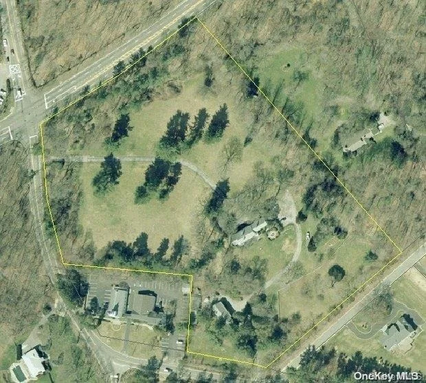 Unit for sale at 6 Brookville Road, Oyster Bay, NY 11545