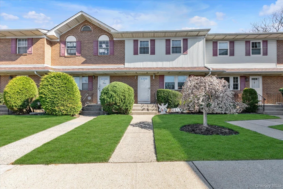 Unit for sale at 815 Franklin Avenue, Hempstead, NY 11580