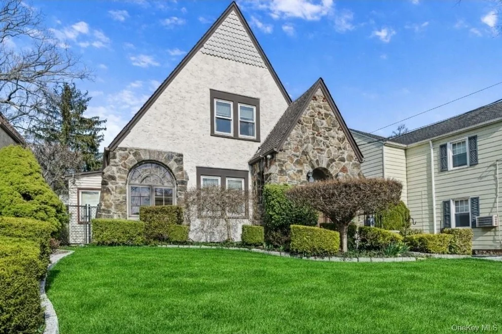 Unit for sale at 103 Petersville Road, New Rochelle, NY 10801