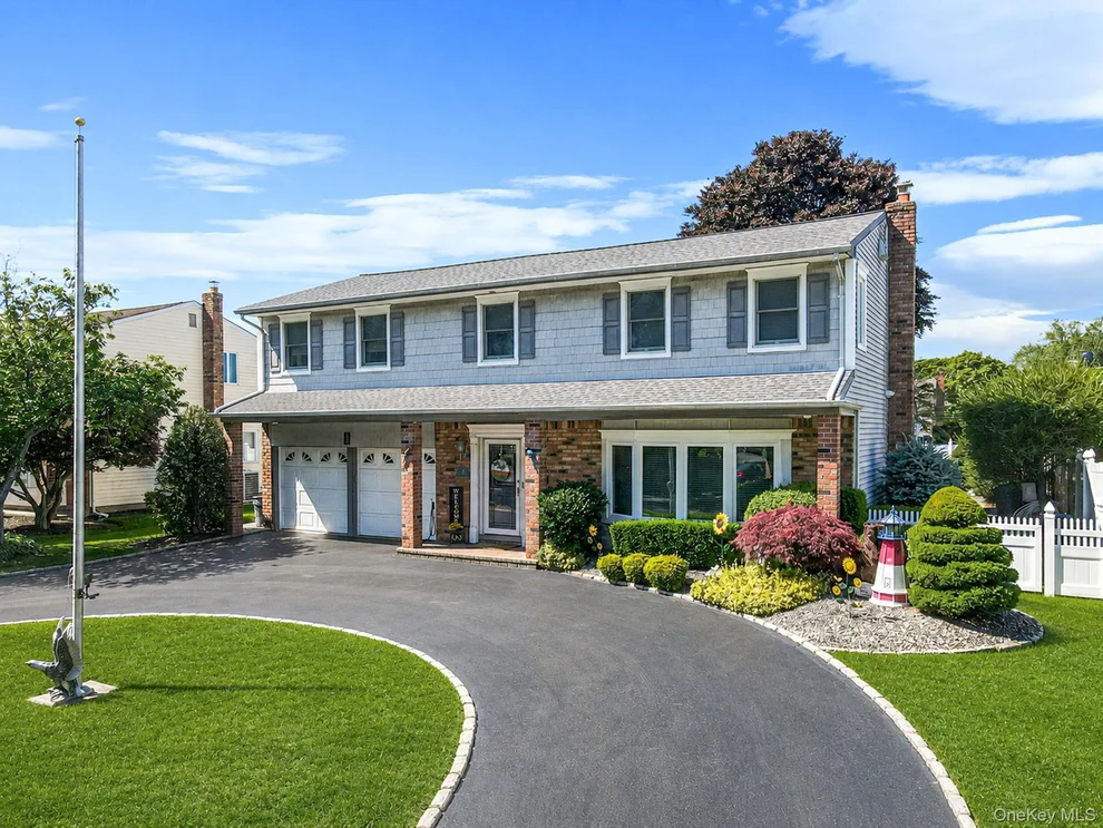 Unit for sale at 27 Jasmine Lane, Smithtown, NY 11754