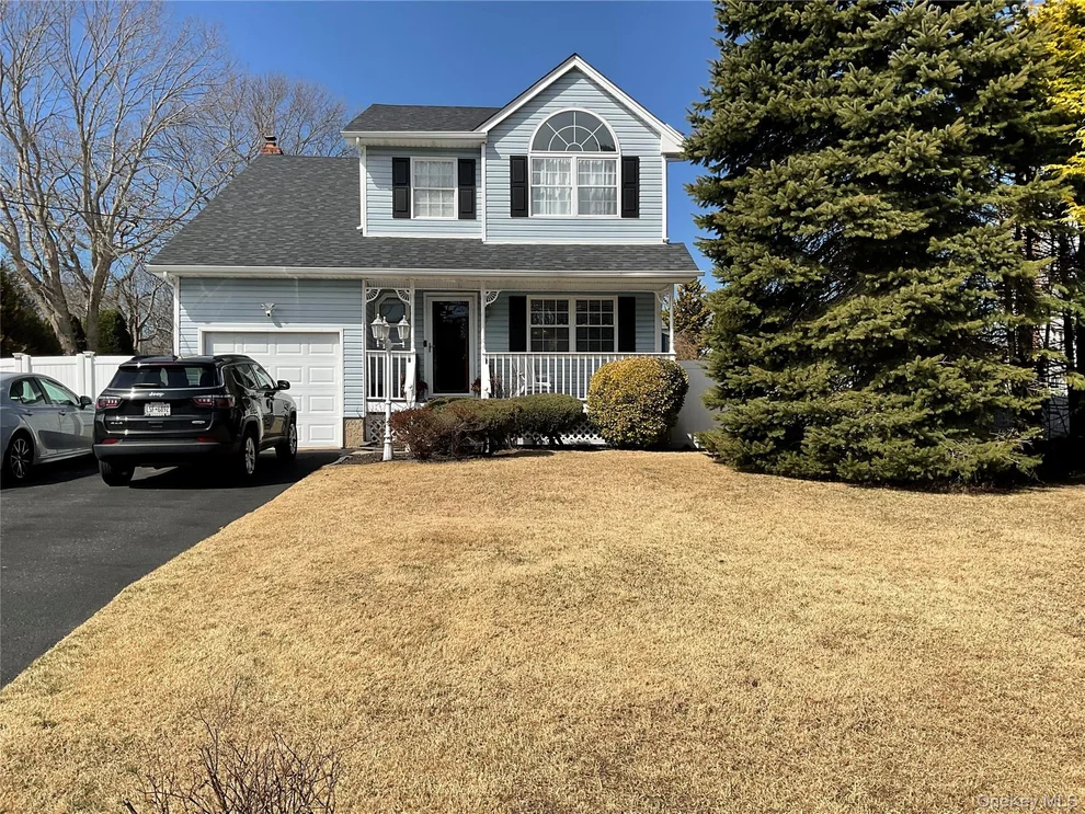 Unit for sale at 7 Tipton Drive W, Brookhaven, NY 11967