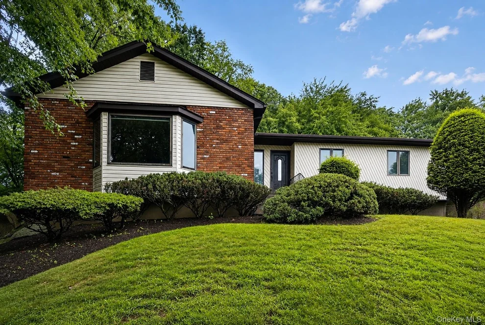 Unit for sale at 211 Waters Edge, Clarkstown, NY 10989