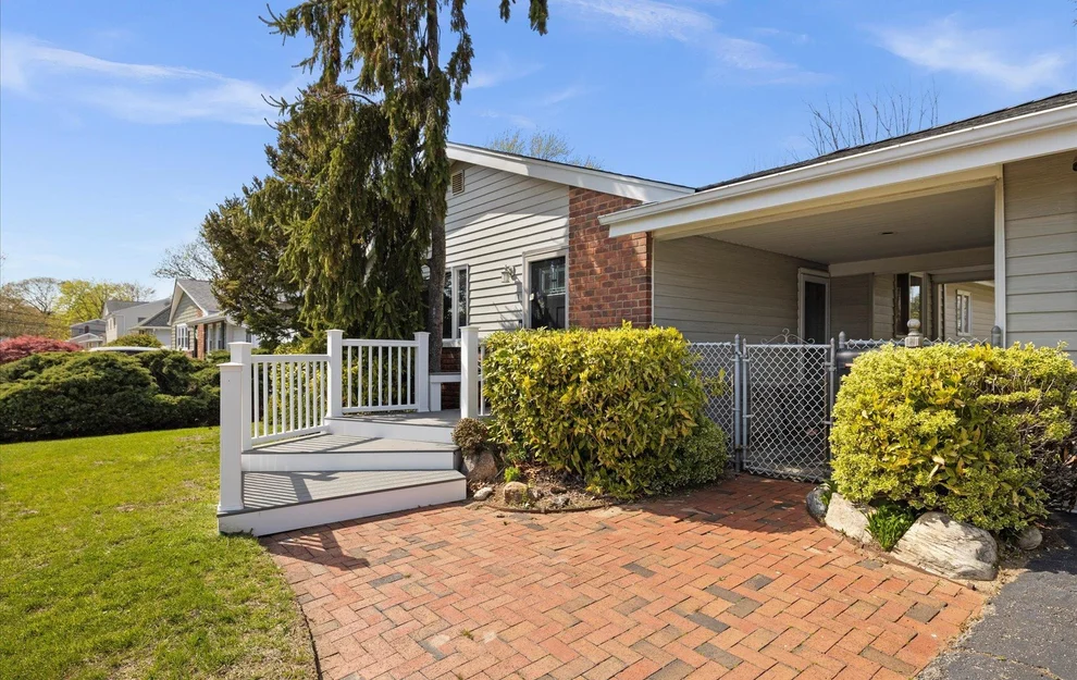 Unit for sale at 11 Pickwick Drive, Huntington, NY 11725