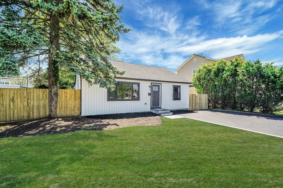 Unit for sale at 71 Mayhew Avenue, Babylon, NY 11702