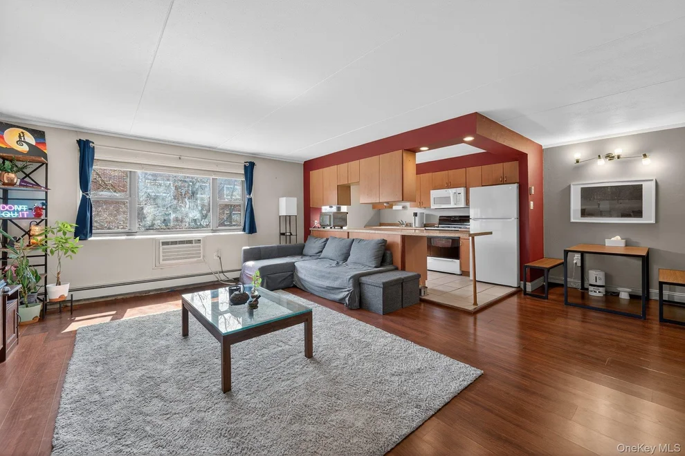 Unit for sale at 100 Clinton Avenue, North Hempstead, NY 11501