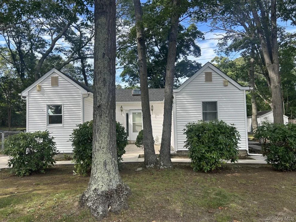 Unit for sale at 277 Prince Road, Brookhaven, NY 11778