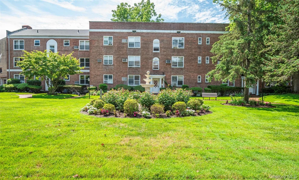 Unit for sale at 221 Middle Neck Road, North Hempstead, NY 11021