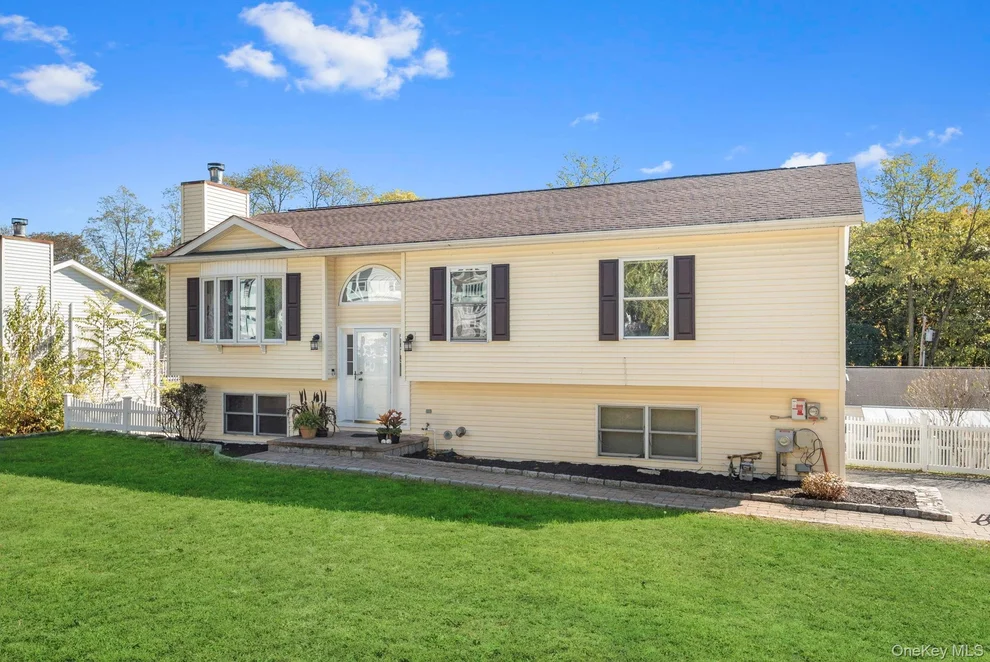 Unit for sale at 5 Sabrina Lane, Ossining, NY 10562
