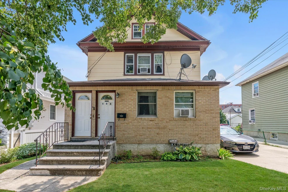 Unit for sale at 173 Cleveland Avenue, North Hempstead, NY 11501