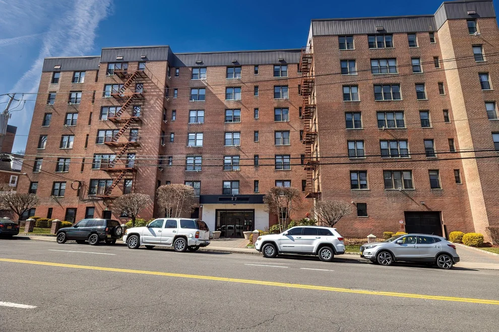 Unit for sale at 77 Bronx River Road, Yonkers, NY 10704