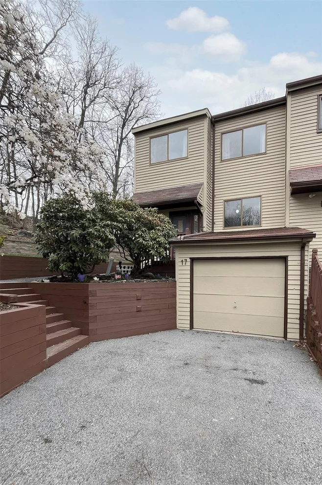 Unit for sale at 17 Cherry Court, Woodbury, NY 10930
