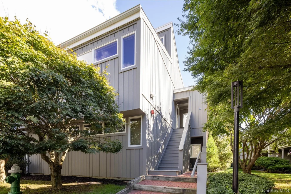 Unit for sale at 514 Pantigo Road, East Hampton, NY 11937
