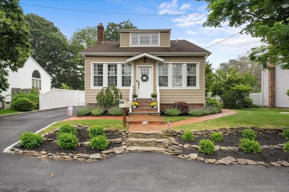 Unit for sale at 728 Hyman Avenue, Islip, NY 11795
