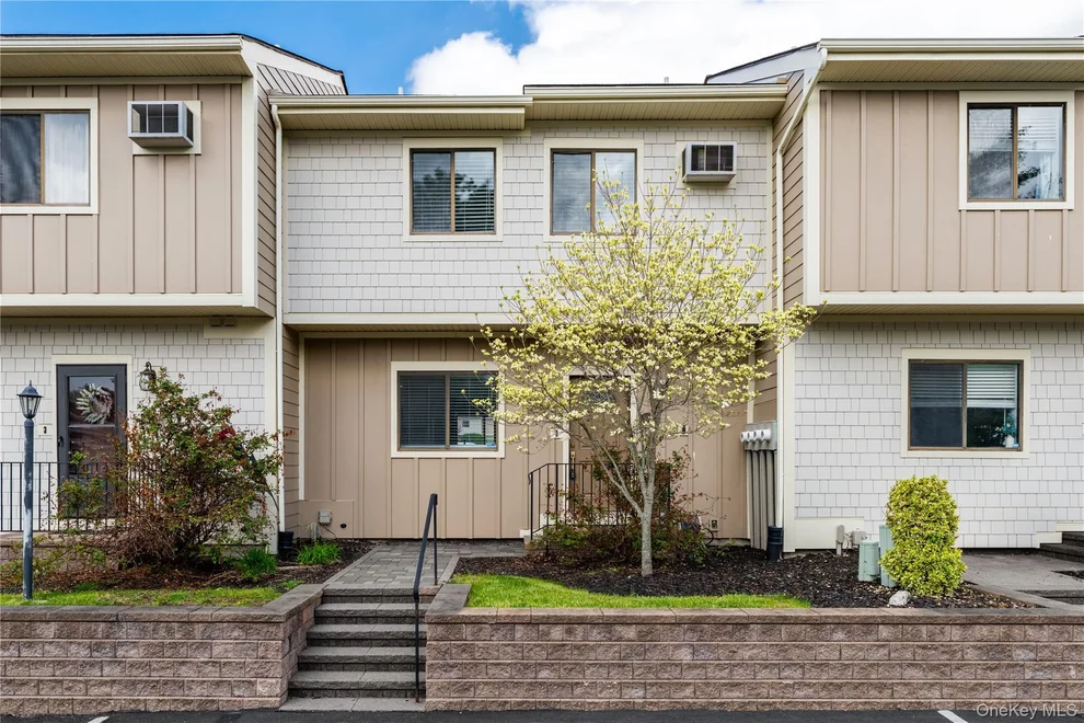 Unit for sale at 5002 Chelsea Cove N, Beekman, NY 12533