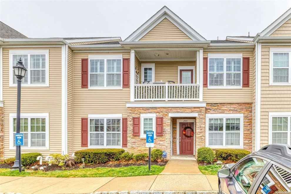 Unit for sale at 204 Bethaven Lane, Oyster Bay, NY 11758