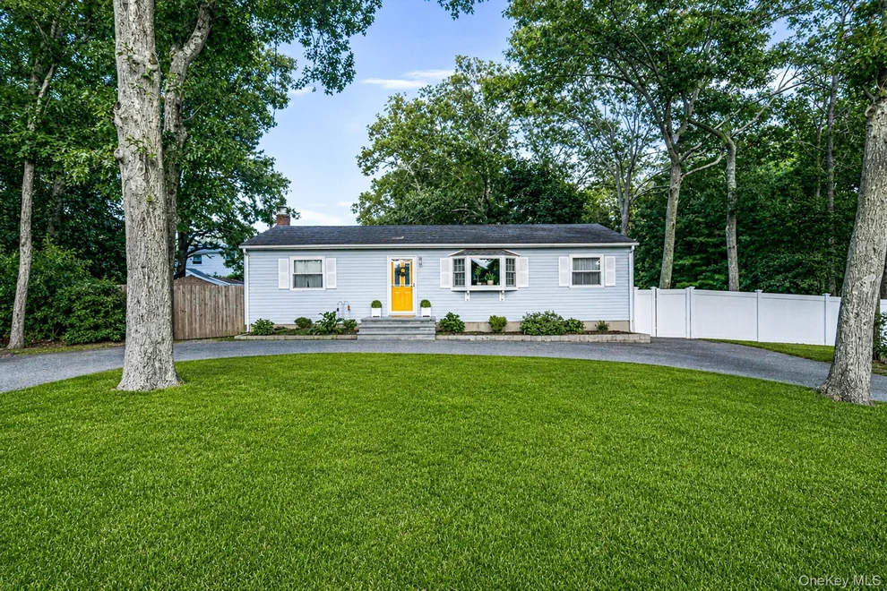 Unit for sale at 3 Newcomb Trail, Brookhaven, NY 11961