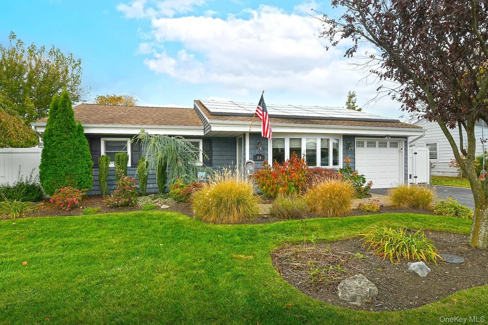Unit for sale at 84 Bruce Avenue, Oyster Bay, NY 11801