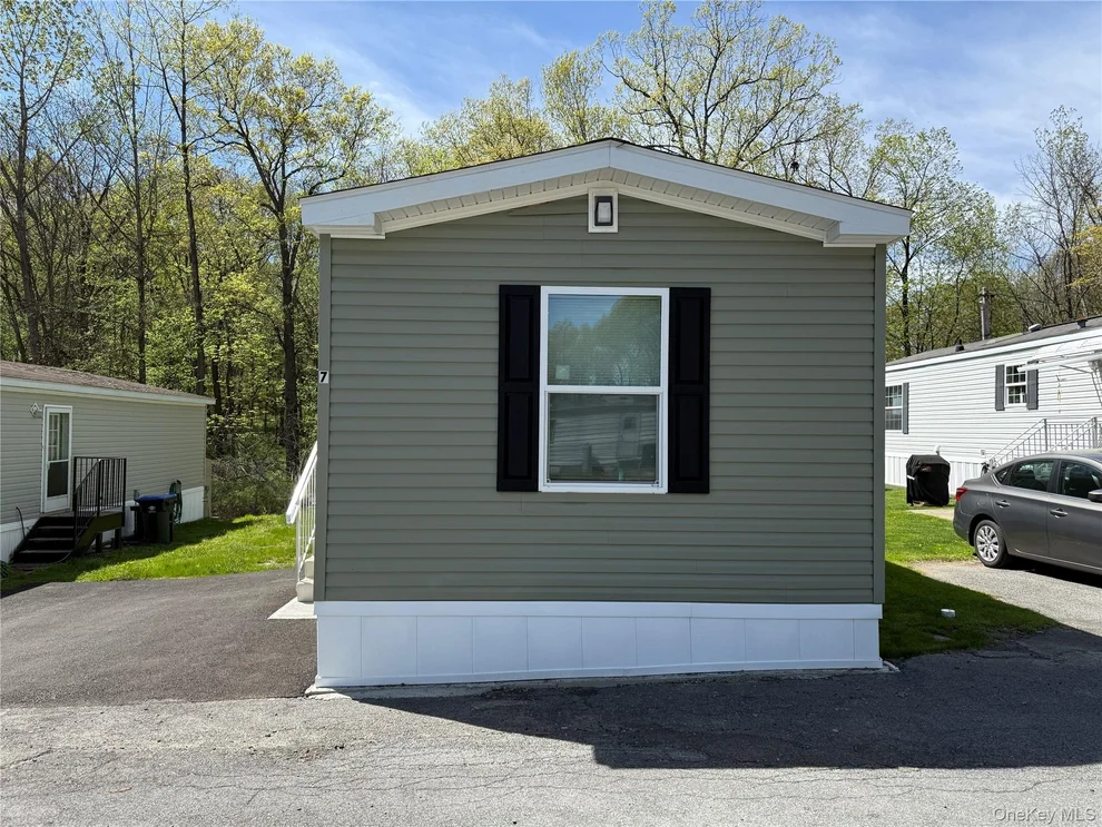 Unit for sale at 3146 Route 9W, New Windsor, NY 12553
