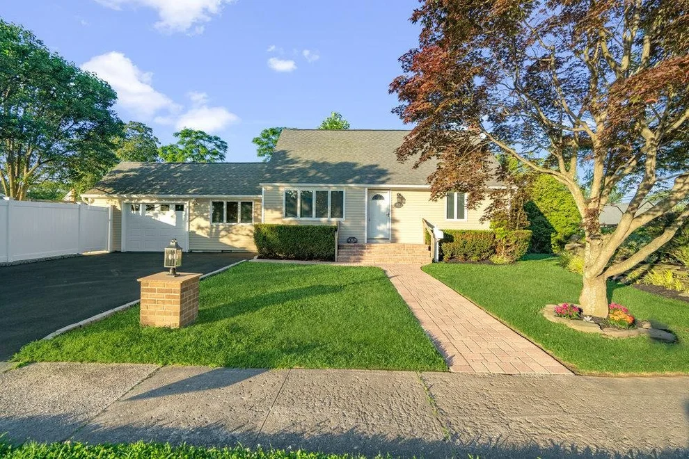 Unit for sale at 493 17th Street, West Babylon, NY 11704