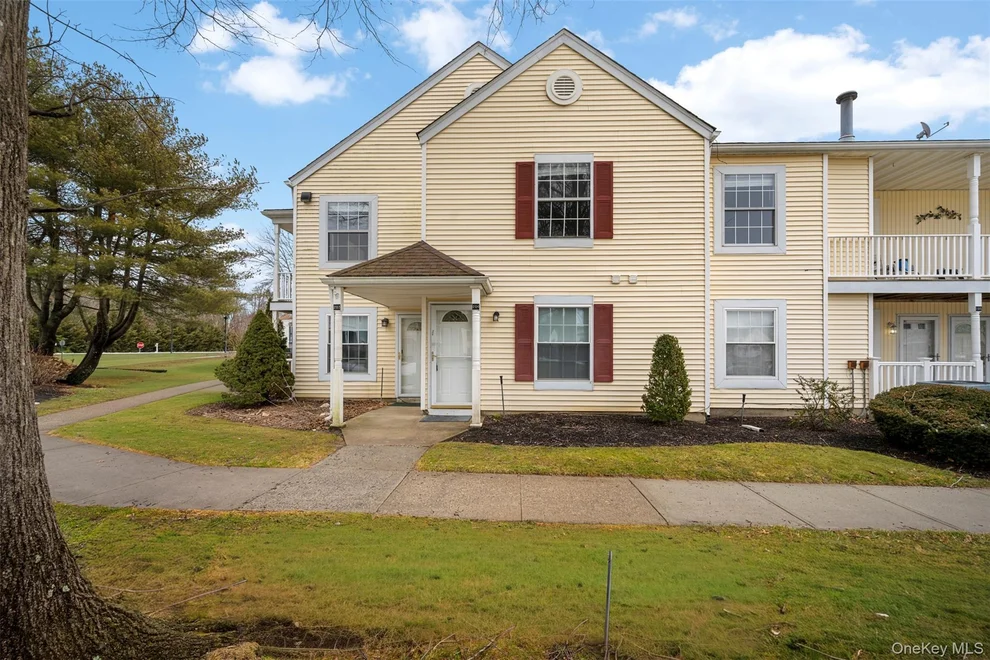 Unit for sale at 204 Fairview Circle, Brookhaven, NY 11953