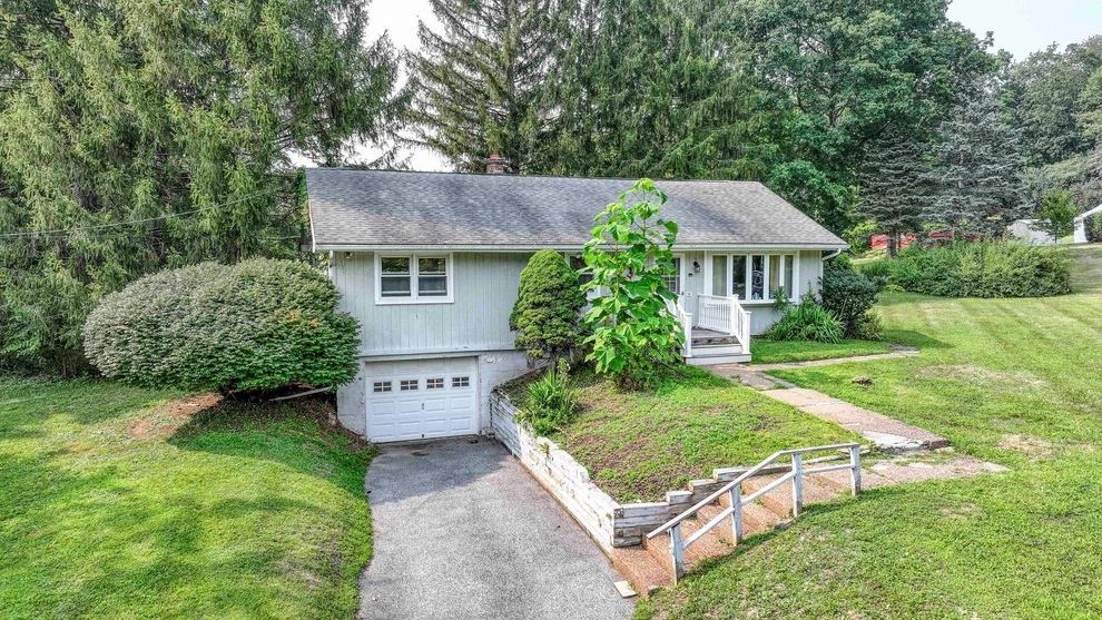 Unit for sale at 13 White Oak Terrace, Hamptonburgh, NY 10916