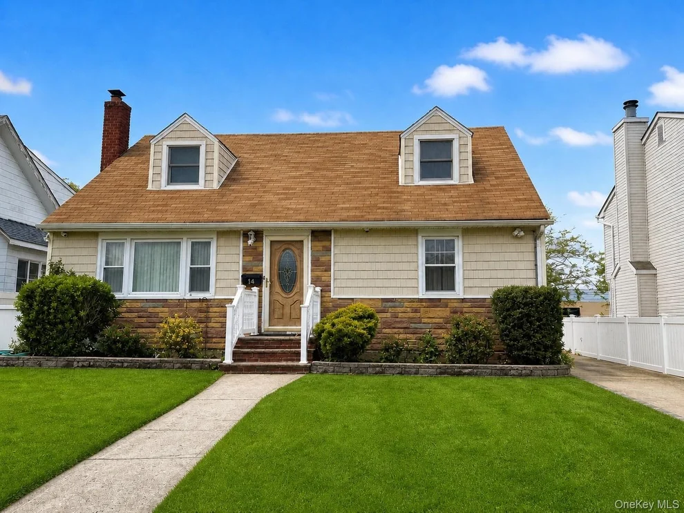 Unit for sale at 14 Evans Avenue, North Hempstead, NY 11507