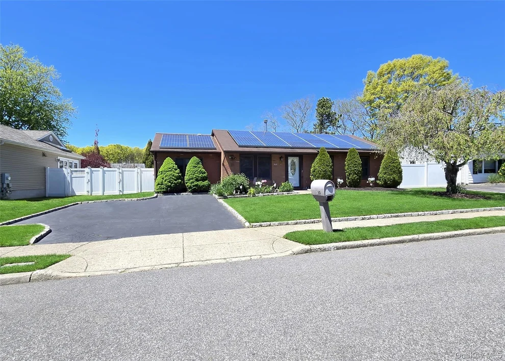 Unit for sale at 150 Glenmere Way, Islip, NY 11741
