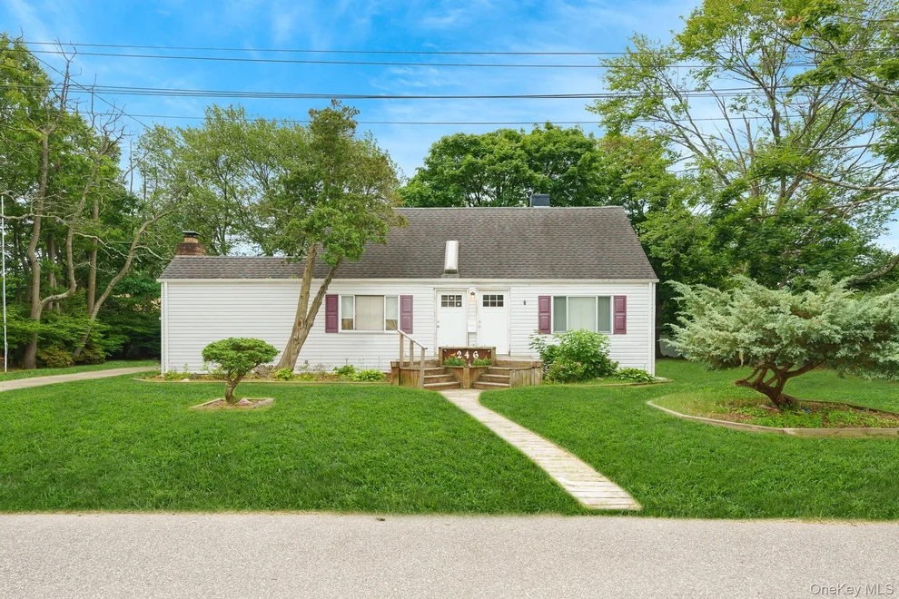 Unit for sale at 246 Columbus Avenue, Babylon, NY 11704