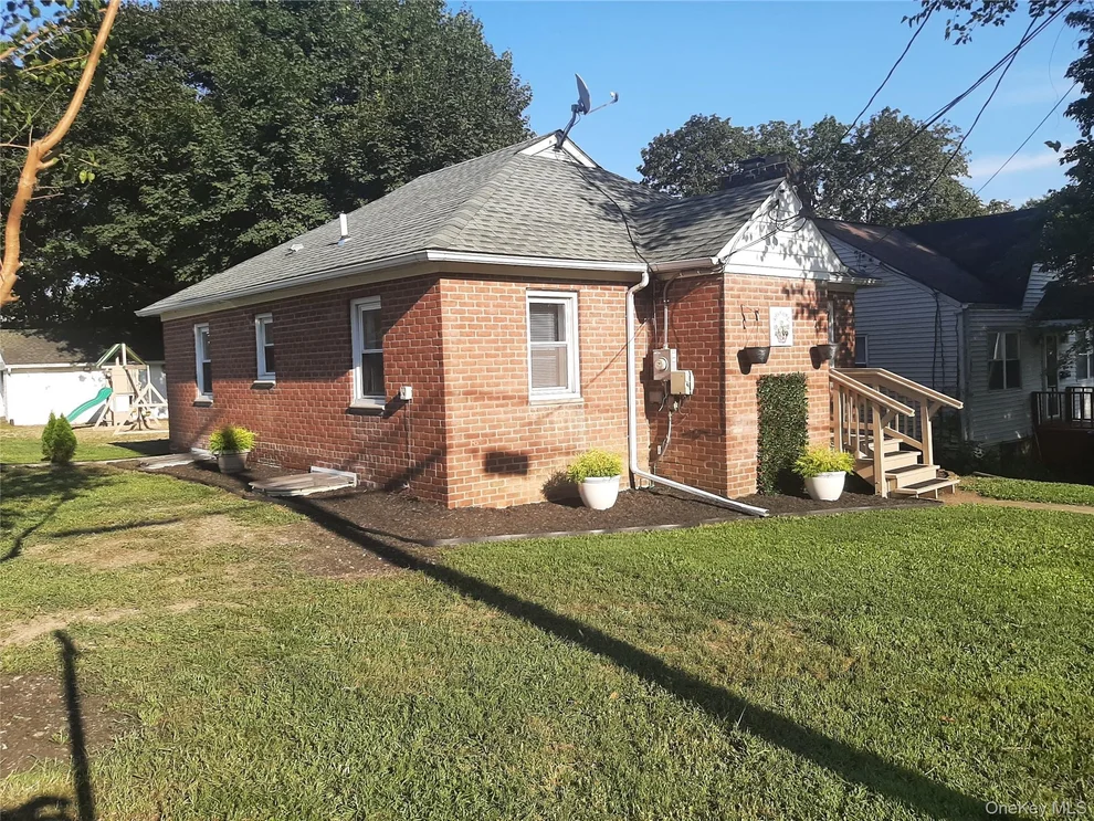 Unit for sale at 8 Poplar Street, Poughkeepsie, NY 12601