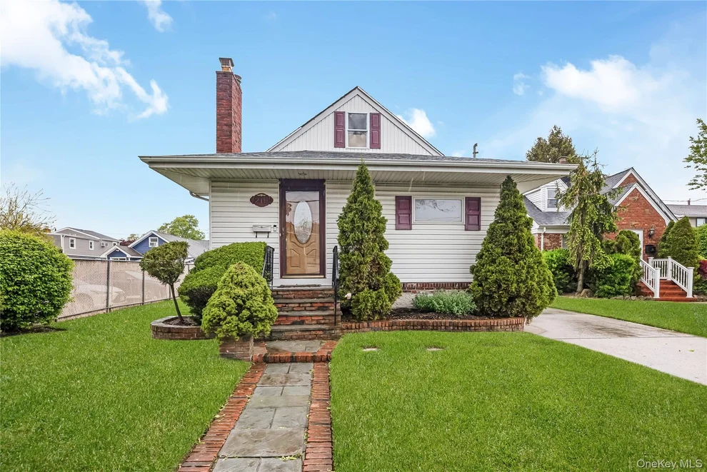 Unit for sale at 219 Oakview Avenue, Hempstead, NY 11572