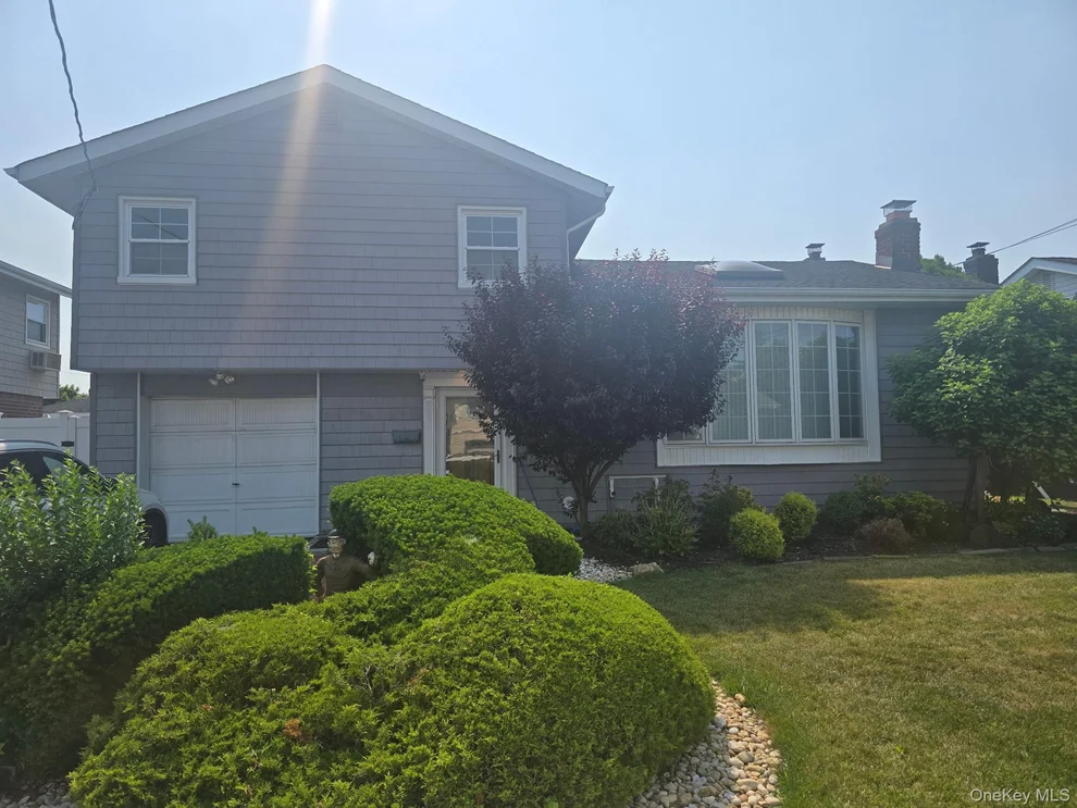 Unit for sale at 31 Oxford Road, Hempstead, NY 11518