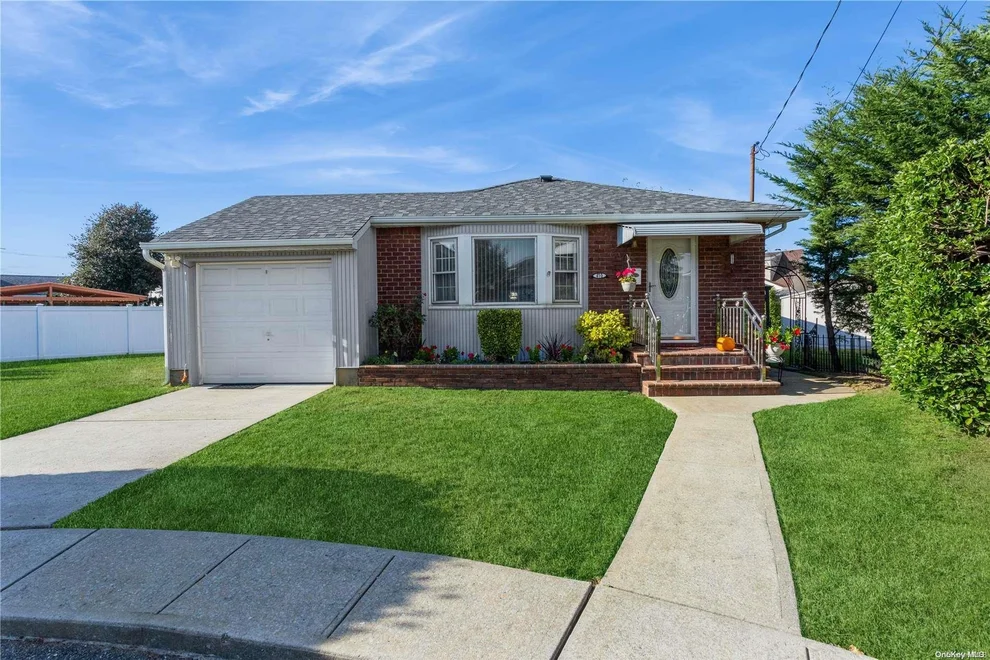 Unit for sale at 410 W Merrick Road, Hempstead, NY 11520