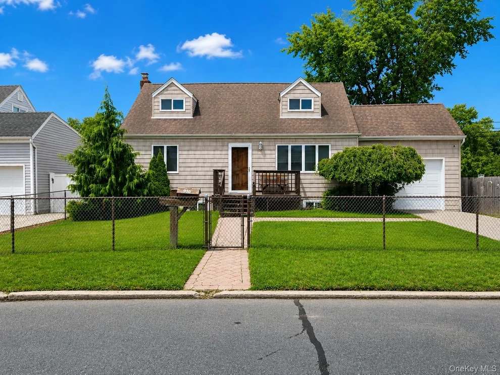 Unit for sale at 956 N Hamilton Avenue, Babylon, NY 11757