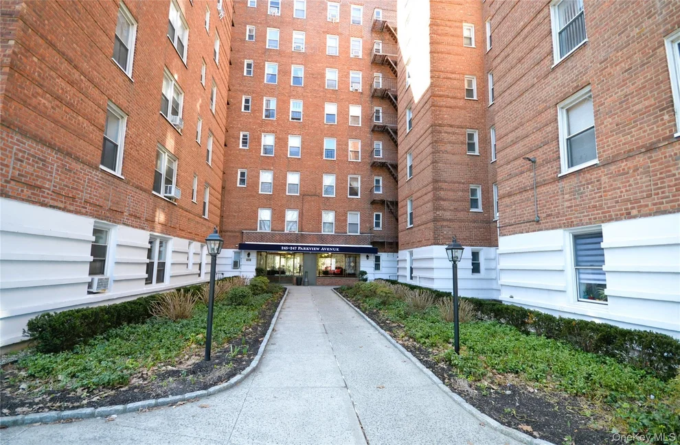 Unit for sale at 247 Parkview Avenue, Yonkers, NY 10708