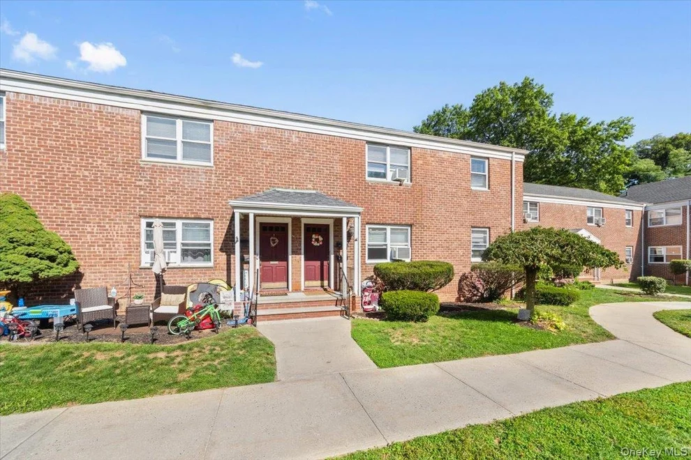 Unit for sale at 470 Tuckahoe Road, Yonkers, NY 10710