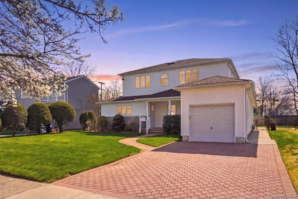 Unit for sale at 157 Rose Lane, North Hempstead, NY 11040